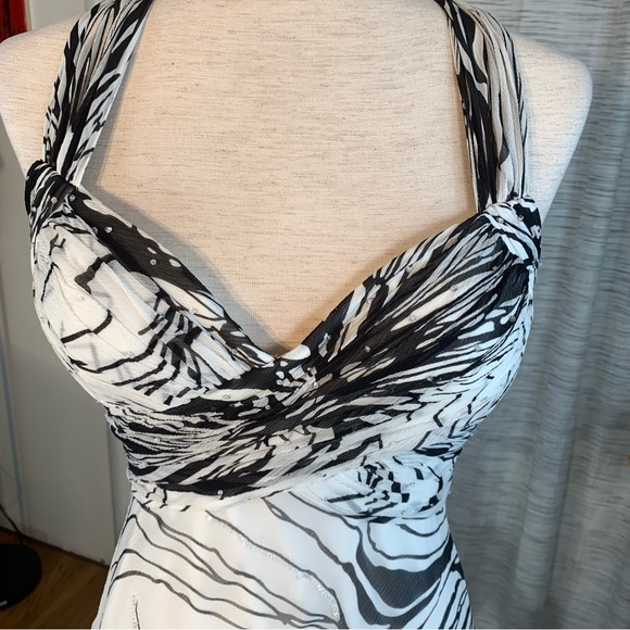 Laura Vann white with black flowers halter A-line dress. - Picture 4 of 16